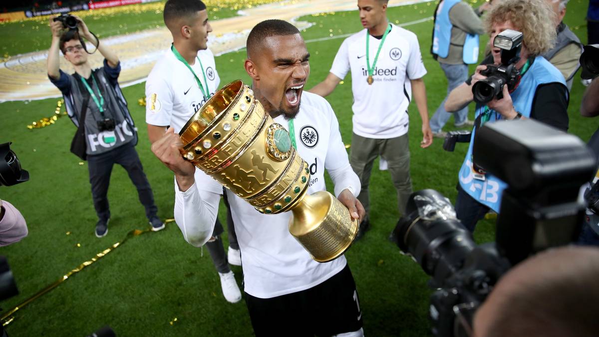 Auch für Kevin-Prince Boateng ist es ein ganz besonderer Triumph: "Ein Kompliment an diese Mannschaft. Alle haben gesagt, dass wir aus dem Stadion geschossen werden. Aber wir haben Herz gezeigt und die Bayern aus dem Stadion geschossen."