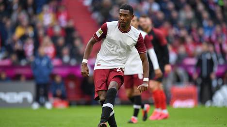David Alaba will sich nicht in die Karten gucken lassen. "Schauen wir mal", antwortete Bayerns Verteidiger bei Sky auf die Frage, ob einer Vertragsverlängerung nichts im Wege stehe. 