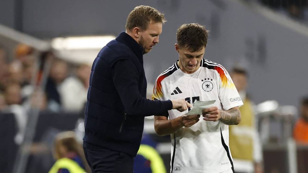 Julian Nagelsmann (l.) und Angelo Stiller (r.)