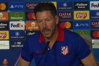 Atletico-Coach Diego Simeone hebt vor dem Spiel gegen RB Leipzig deren Flexibilität hervor. Der Trainer hat die letzten Bundesligaspiele analysiert und ist sich der Stärken des Gegners bewusst.