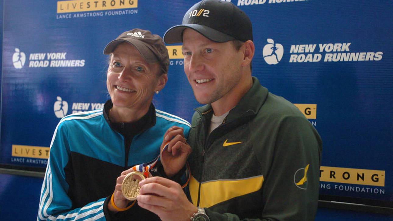 Grete Waitz und Lance Armstrong bei einem Pressetermin vor dem New-York-Marathon 2006