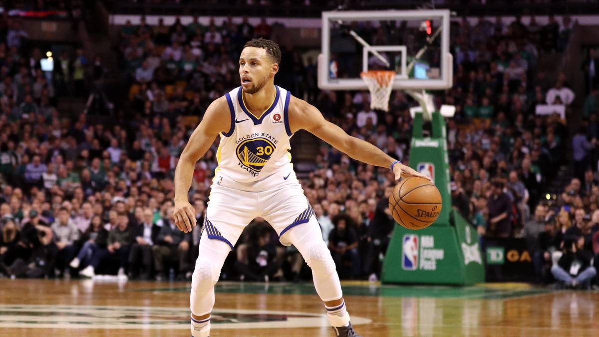 PLATZ 1: Stephen Curry, #30 der Golden State Warriors (Platz 3 in Deutschland)