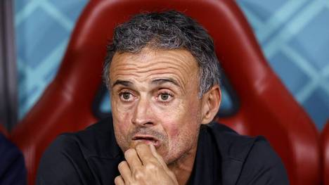 Luis Enrique war trotz des Achtelfinaleinzugs beim 1:2 gegen Japan nicht glücklich. Dass zwischendurch sogar das Ausscheiden drohte, war dem spanischen Nationaltrainer nicht mal bewusst. 