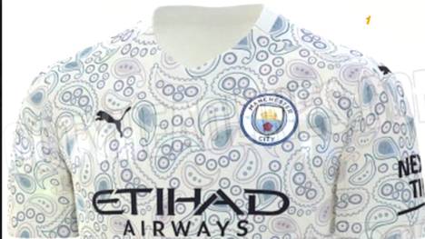 Das neue Ausweichtrikot von Manchester City für die kommende Saison wurde geleakt und es sorgt für jede Menge Zündstoff. Die Fans äußern ihren Unmut über das Jersey im Netz.
