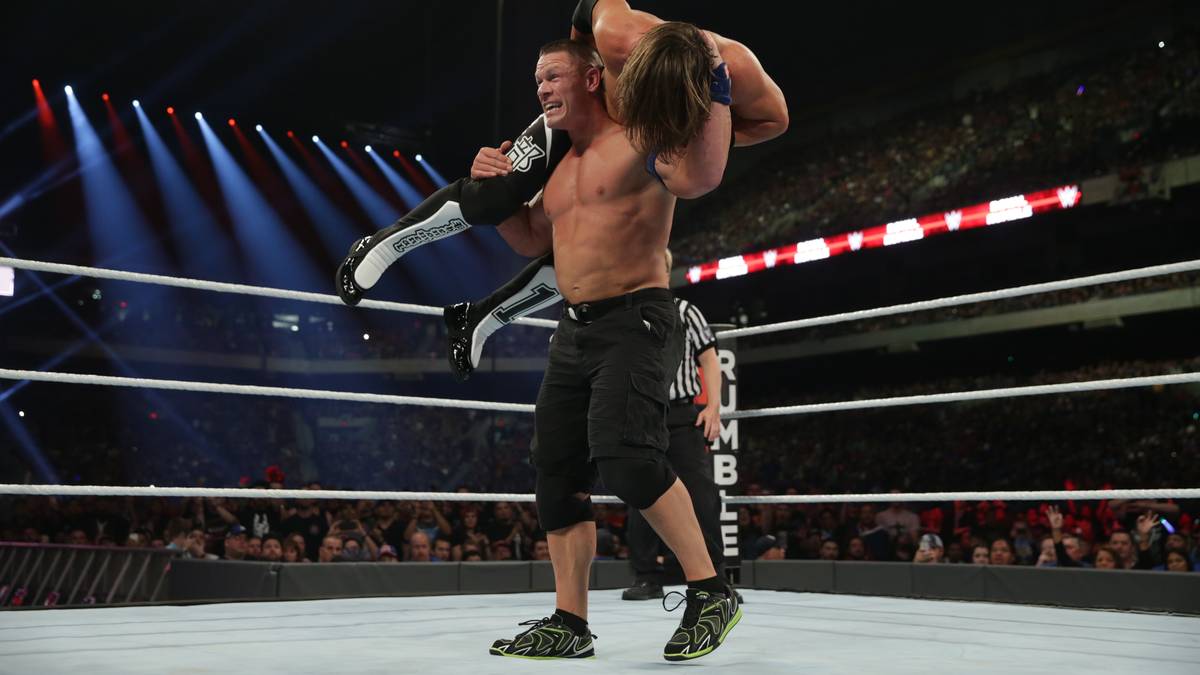 In einem hochspannend gestalteten Duell muss Cena seine Spezialaktion, das Attitude Adjustment, gleich mehrfach auspacken