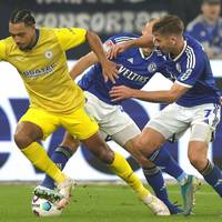 Schalke 04 präsentiert den ersten Neuzugang der Saison.  Anton Donkor soll in der kommenden Saison Schalkes linke Defensivseite verstärken.