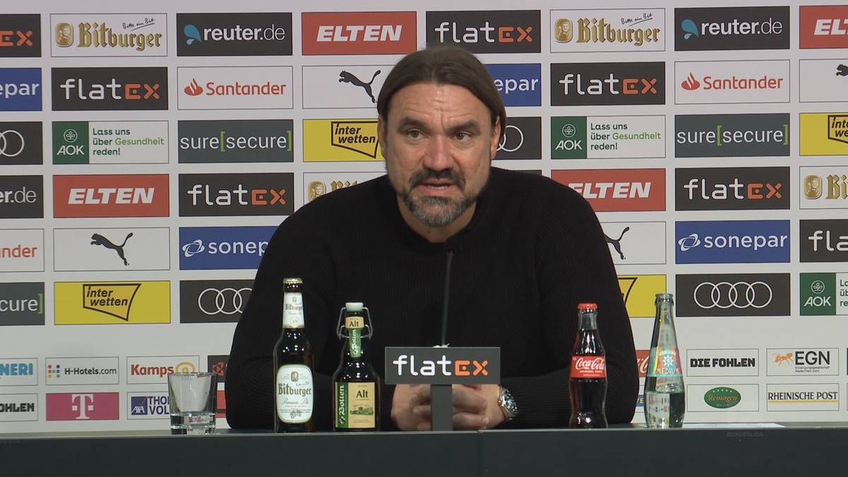 Gladbach-Trainer Daniel Farke stärkt Lars Stindl nach dem 2:3 gegen Leverkusen den Rücken. Zuvor hatte er den Kapitän erst spät in der 2. Halbzeit eingewechselt.