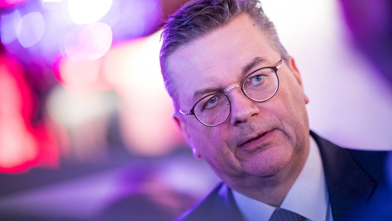 WM: Grindel gegen Russland-Boykott