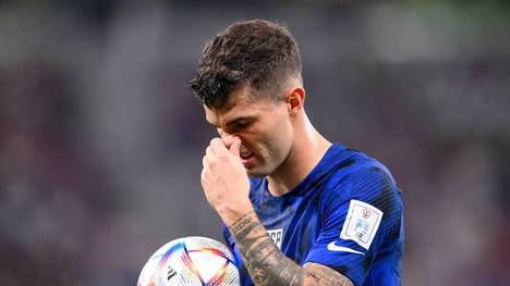 Beim Sieg der USA im abschließenden Gruppenspiel musste Christian Pulisic verletzt vom Feld. Dennoch hofft der Ex-Dortmunder, dass er schon bis zum Achtelfinale wieder fit ist. 
