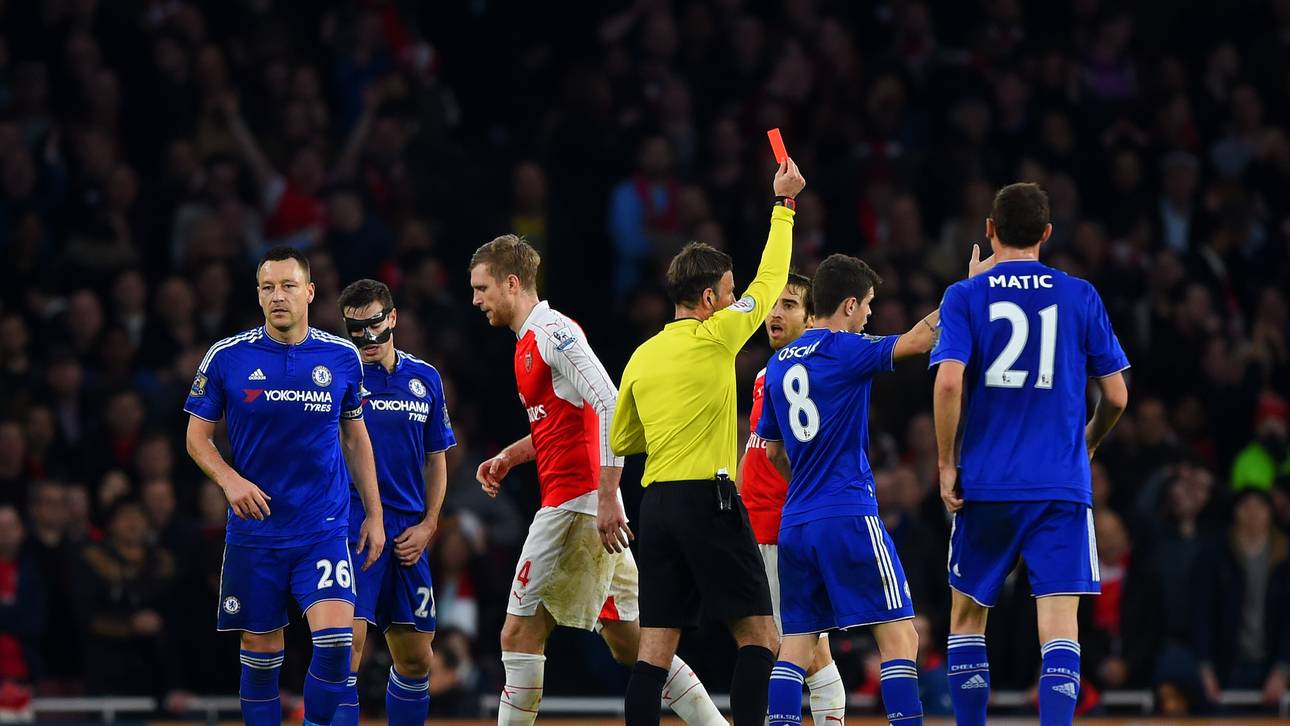 Mertesackers Rot löst Schiri-Ärger aus