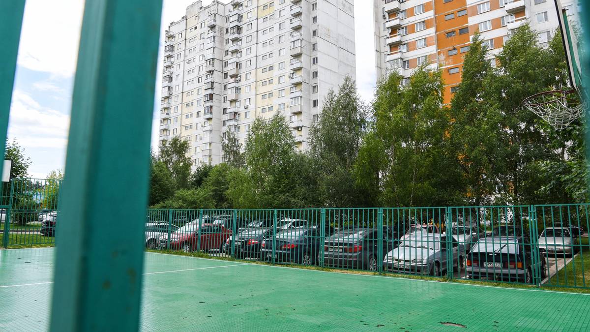 Die Gegend steht im krassen Gegensatz zu jener, in der das DFB-Team beim Confed-Cup-Triump 2017 sein Quartier aufgeschlagen hatte: im Ferienort Sotschi direkt am Schwarzen Meer mit Nähe zum Strand