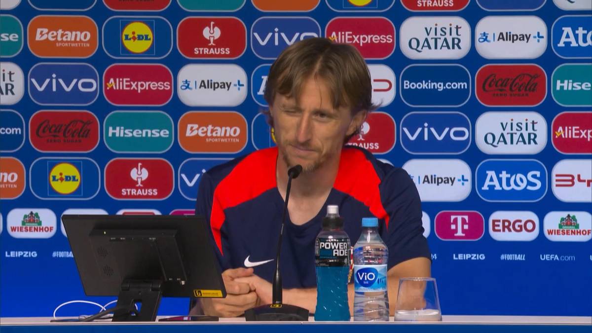 Rührend! Reporter würdigt Modric - Pressesaal applaudiert