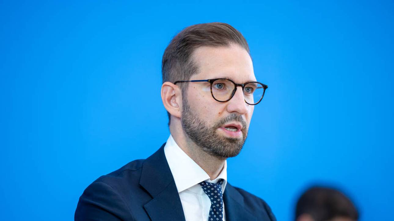Bundesregierung reagiert auf FIFA-Pläne