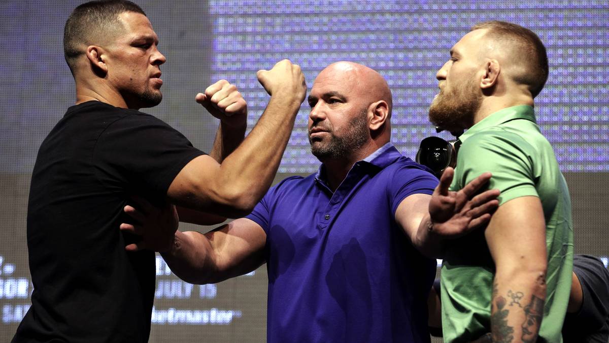 Böses Blut vor dem Rückkampf, viel Blut im Oktagon: Der Zoff, den sich Nate Diaz (l.) und Conor McGregor vor der Revanche liefern und der nur mühsam von UFC-Boss Dana White unterbunden werden kann, ist nur der Aperitif für einen denkwürdigen Fight. SPORT1 hat die Bilder