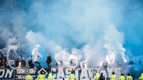Der Hamburger SV darf als erster Verein in Deutschland kontrolliert Pyrotechnik abbrennen