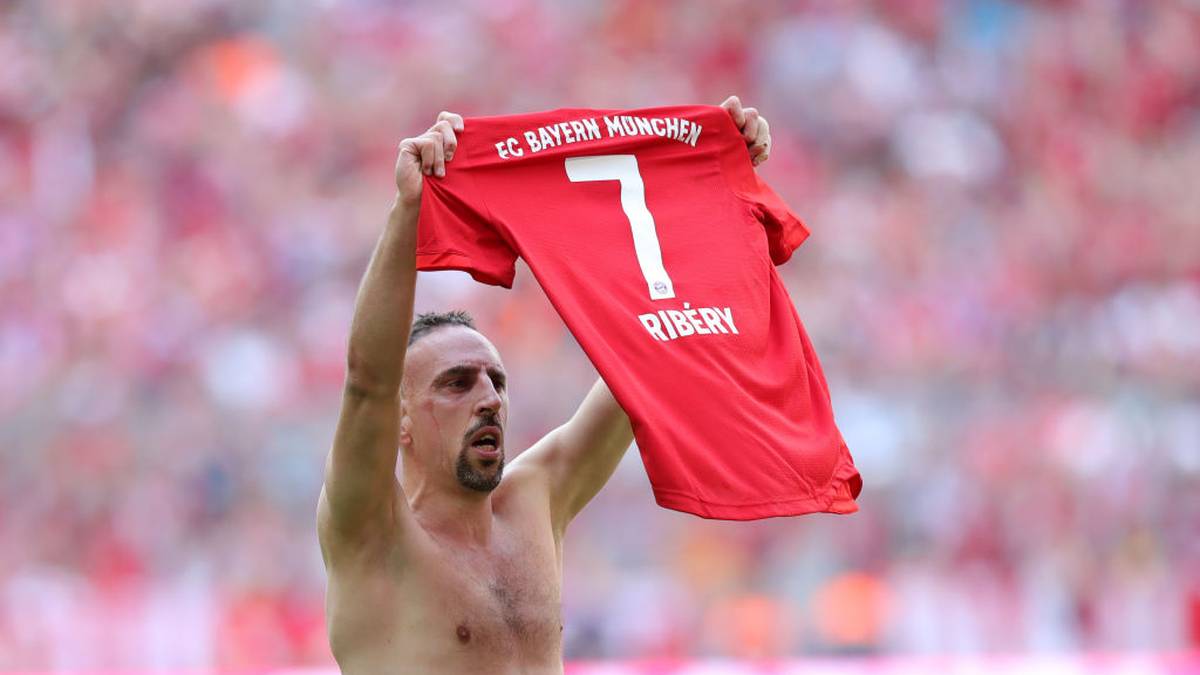 So war er es auch, der Robben das entscheidende Tor im Champions- League-Finale per Hackentrick auflegte. War bis auf sein letztes Jahr immer unumstrittener Stammspieler und somit integraler Bestandteil von neun (!) Meisterteams. Top-Transfer!