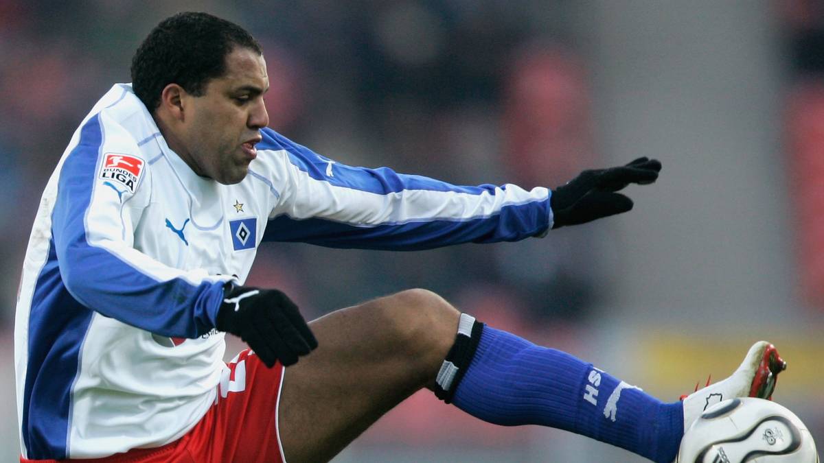 AILTON (ehemals u.a. HSV, Schalke und Bremen): Trotz seiner Körperfülle hatte der Brasilianer einen schnellen Antritt, was ihm den Spitznamen "Kugelblitz" einbrachte. Da mochte man ihm das ein oder andere Kilo zu viel verzeihen