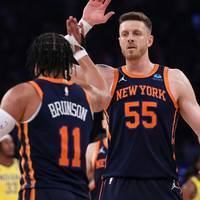 In den Playoffs der NBA nimmt mit Isaiah Hartenstein ein Deutscher bei den New York Knicks Kurs auf das Halbfinale.