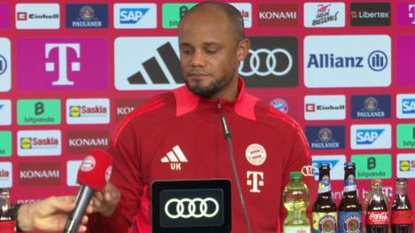 Auf der PK des FC Bayern vor dem Spiel gegen Werder Bremen kommt es plötzlich zu einer Panne. Trainer Vincent Kompany benötigt ein Mikrofon.