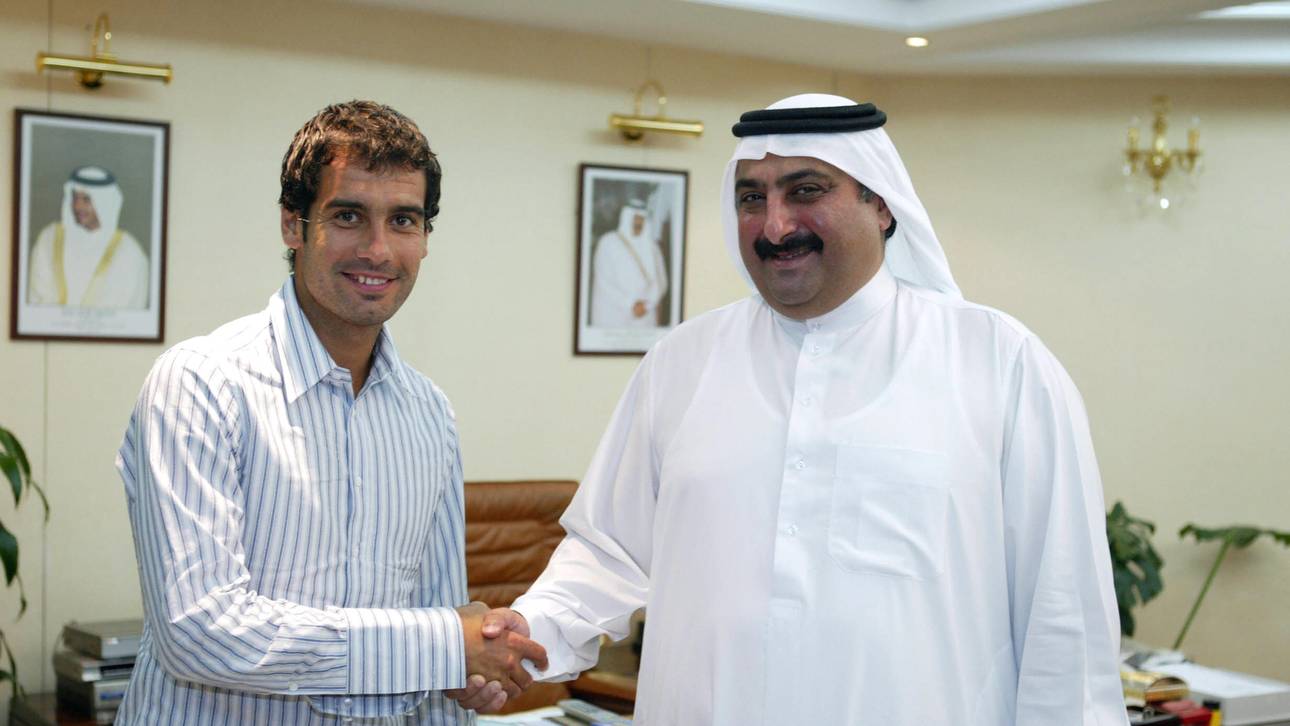 Spanish soccer star Josep Guardiola (L)