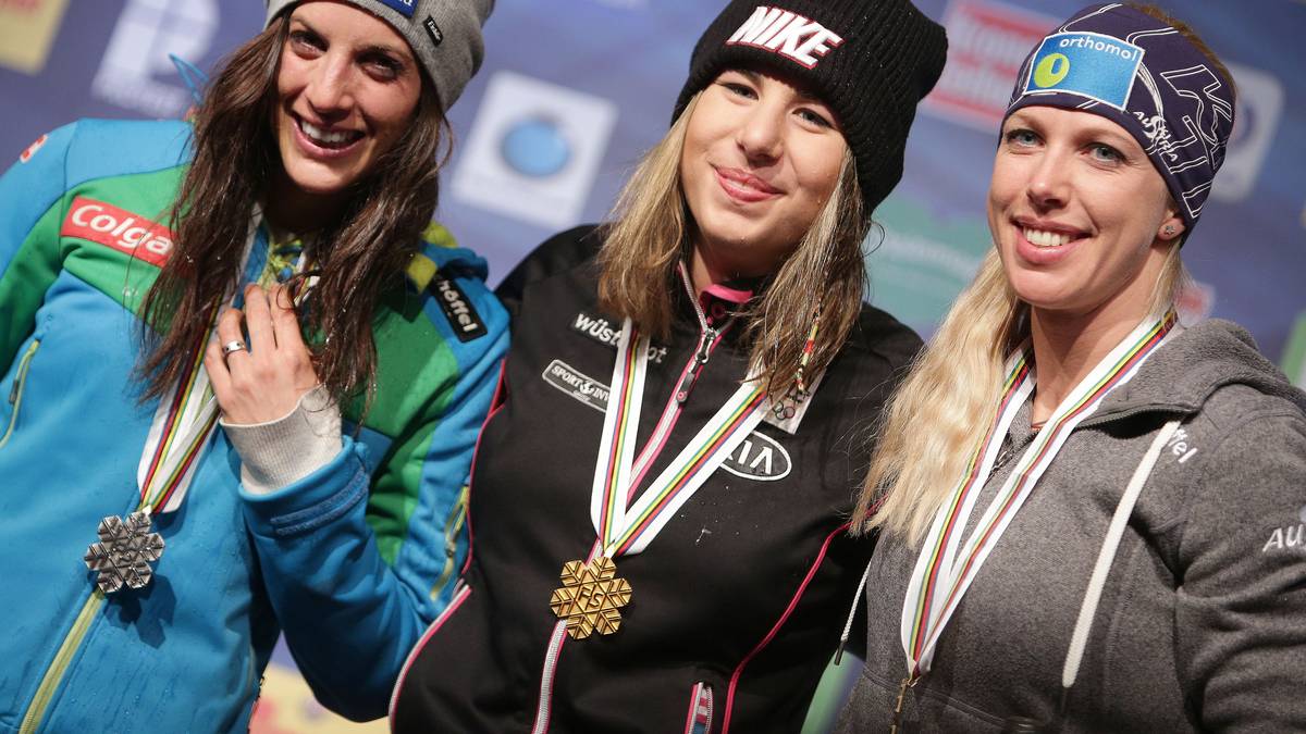 Bei der Snowboard-WM 2015 in Kreischberg gewinnt sie Gold im Parallelslalom