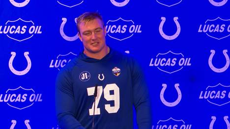 Die Indianapolis Colts sind zu Gast in Berlin und haben mit dem österreichischen Tackle Bernhard Raimann einen deutschsprachigen Spieler im Gepäck. Der bringt seinen Teamkollegen auch fleißig Vokabeln bei.