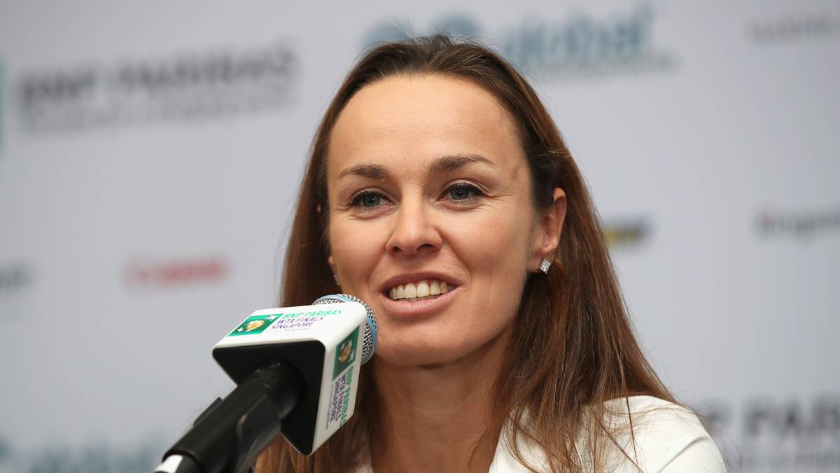 Die Ukrainerin ist damit die jüngste Spielerin seit Martina Hingis, die in Melbourne zwei Spiele gewinnt bzw. in die dritte Runde einzieht. Die Schweizer Tennis-Legende gewann 1996 im Alter von 15 Jahren und vier Monaten