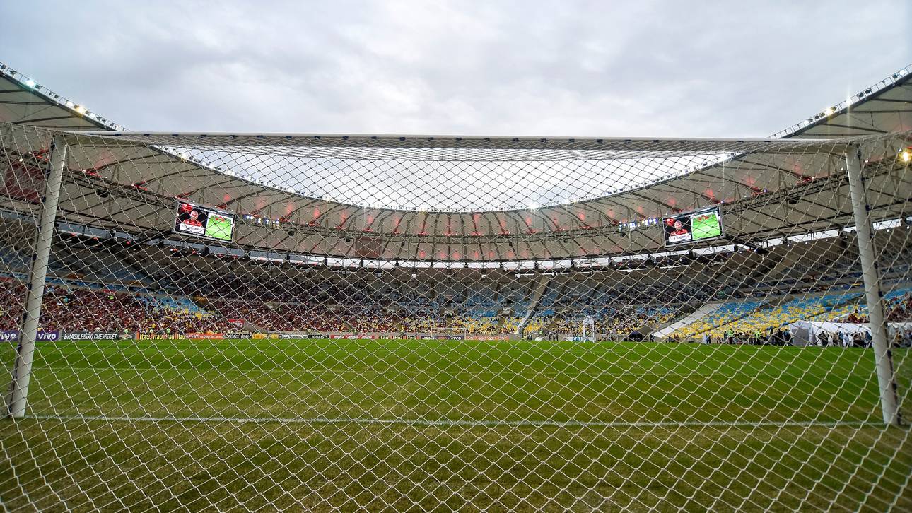 Fußballer spielen im Maracana um Gold