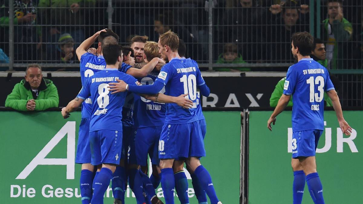 In der 28. Minute gehen die Göste aus Darmstadt überraschend in Führung. Nach schöner Vorarbeit von Sandro Wagner trifft Marcel Heller zum 0:1 - sein sechster Saisontreffer