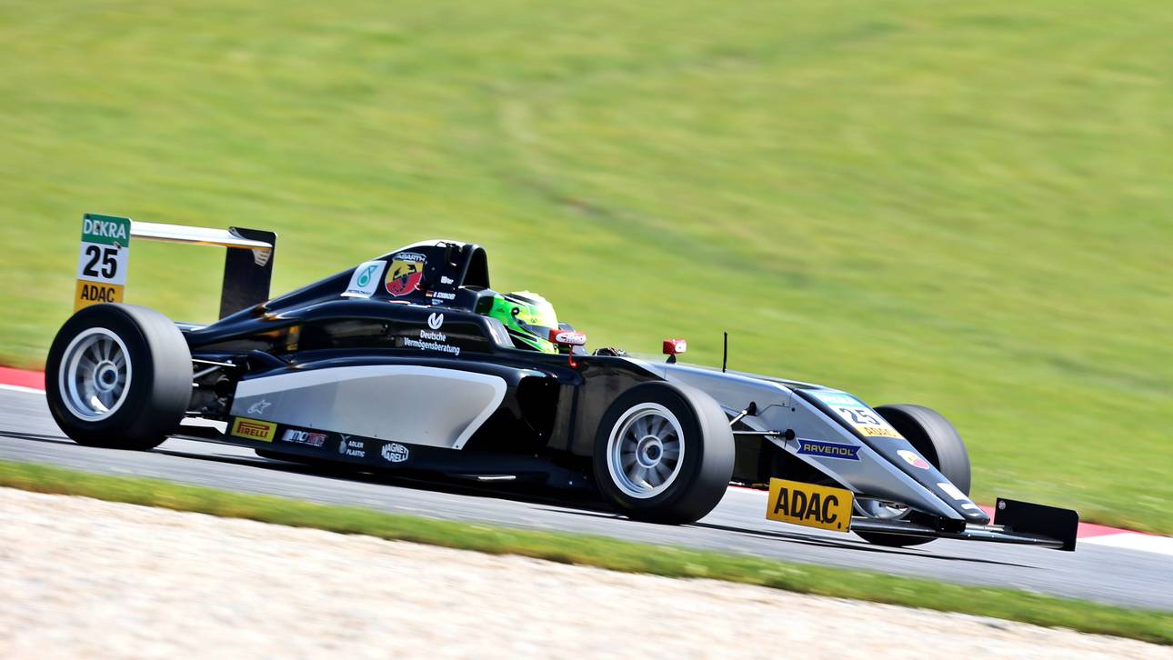 Schumacher fährt hinterher