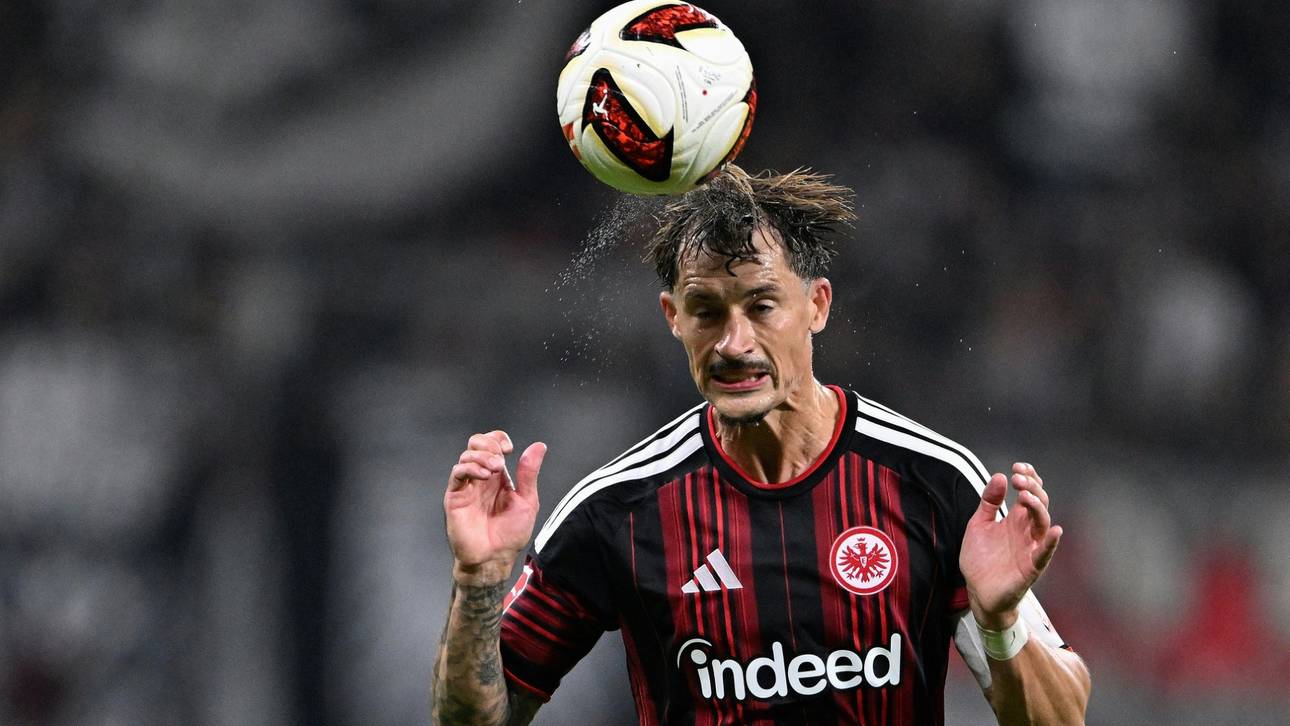 Koch nach Eintracht-Sieg: „War keine einfache Woche“