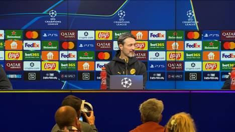 Zu Beginn der Pressekonferenz von Borussia Dortmund halten sich die anwesenden Reportern mit ihren Fragen zurück. Dann übernimmt Trainer Niko Kovac den Job des Pressesprechers.
