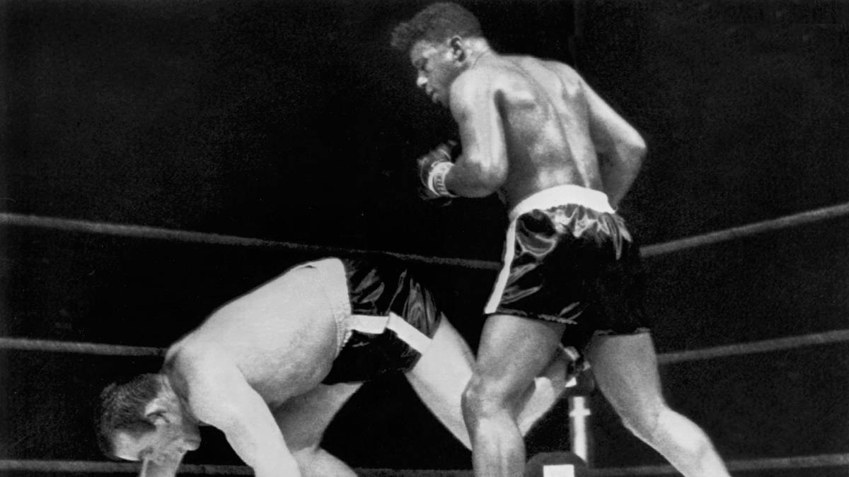 FLOYD PATTERSON: 1960 kam es zum Rückkampf zwischen Johansson und Patterson. Durch K.o.-Sieg in der fünften Runde holte sich der US-Amerikaner den Titel zurück. Das war vor ihm noch keinem ehemaligen Schwergewichtsweltmeister gelungen