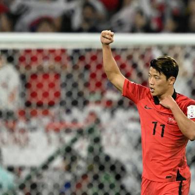 Südkorea kommt bei der WM auf den letzten Drücker noch ins Achtelfinale, feiert einen Sieg gegen Portugal und vermiest Uruguay das Weiterkommen. Cristiano Ronaldo geht leer aus.