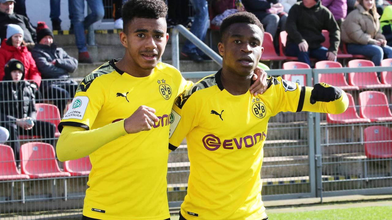 Profivertrag bei Borussia Dortmund: Das ist Youngster Ansgar Knauff