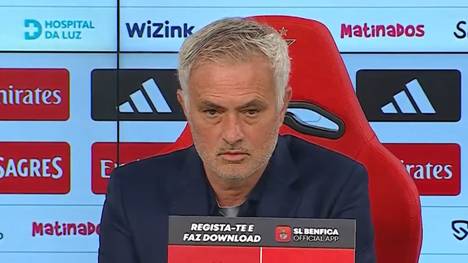 Nach dem Rassismus-Vorfall in der Champions League geriet Trainerlegende José Mourinho in die Kritik. Als der Benfica-Coach darauf angesprochen wird, will er sich allerdings nicht näher dazu äußern.
