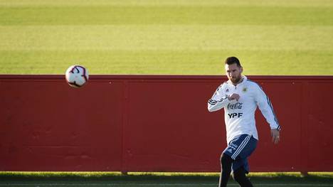 Lionel Messi darf wieder mit dem individuellen Training starten