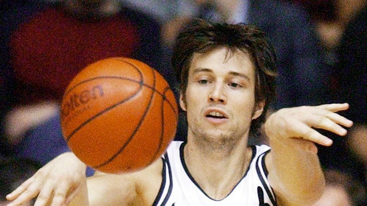JÖRG LÜTCKE vs. NIELS GIFFEY: Lütcke entstammte der Nachwuchsschmiede von ALBA Berlin, war bei der WM aber nur ein Rollenspieler. Nach seinem dritten Kreuzbandriss musste Lütcke 2005 seine Karriere verletzungsbedingt beenden
