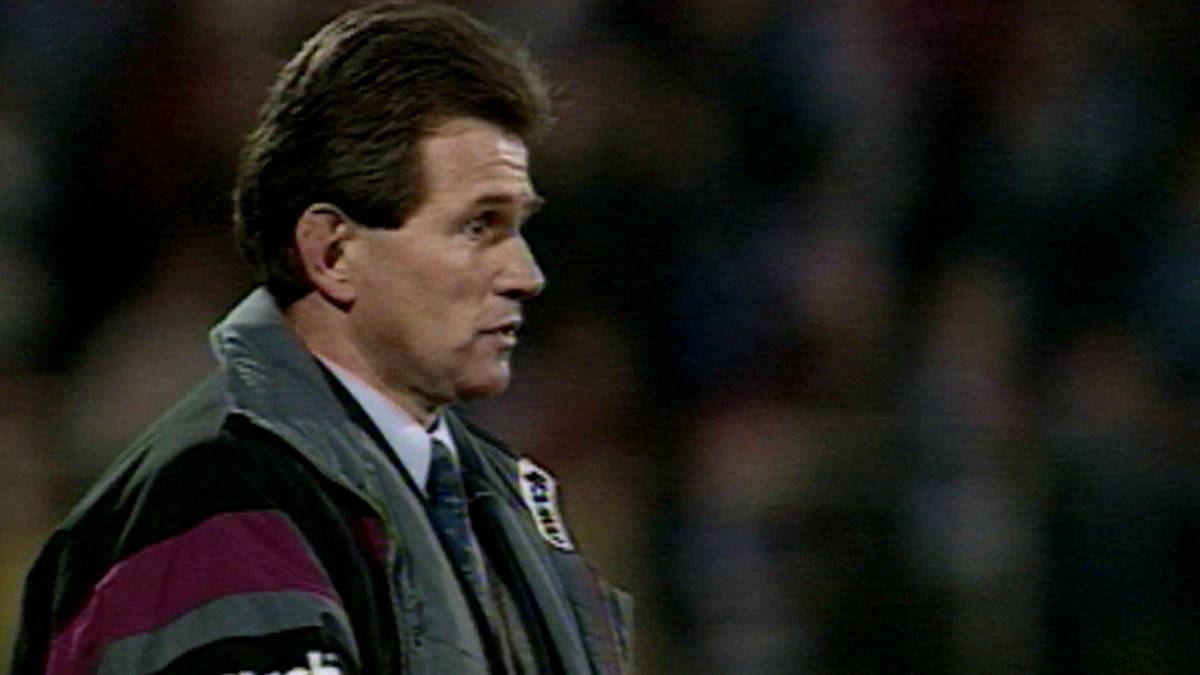 Der 4. Dezember 1994 war für Jupp Hynckes ein neuer Höhepunkt eines Machtspiels zwischen Trainer und Spielern. Der Anfang des Endes von Hynckes als Trainer von Eintracht Frankfurt. 