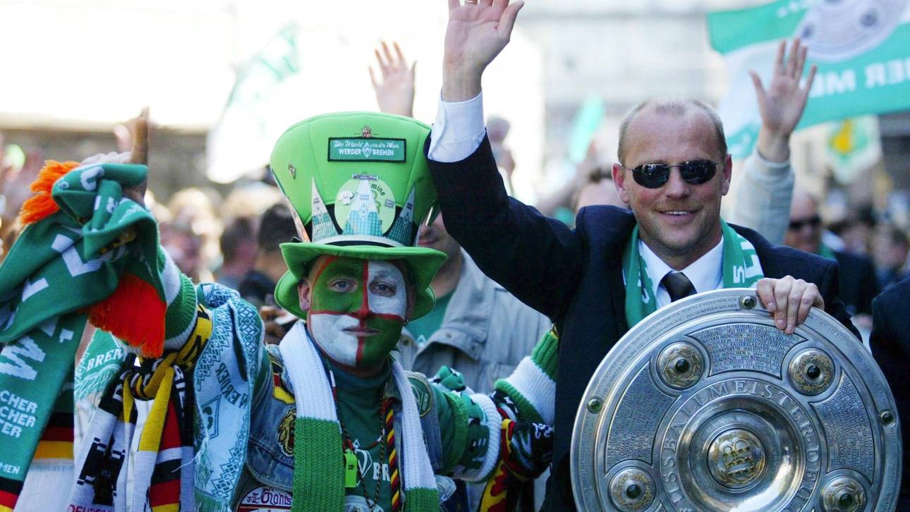 Thomas Schaaf SV Werder Bremen Deutscher Meister 2004 Meisterfeier
