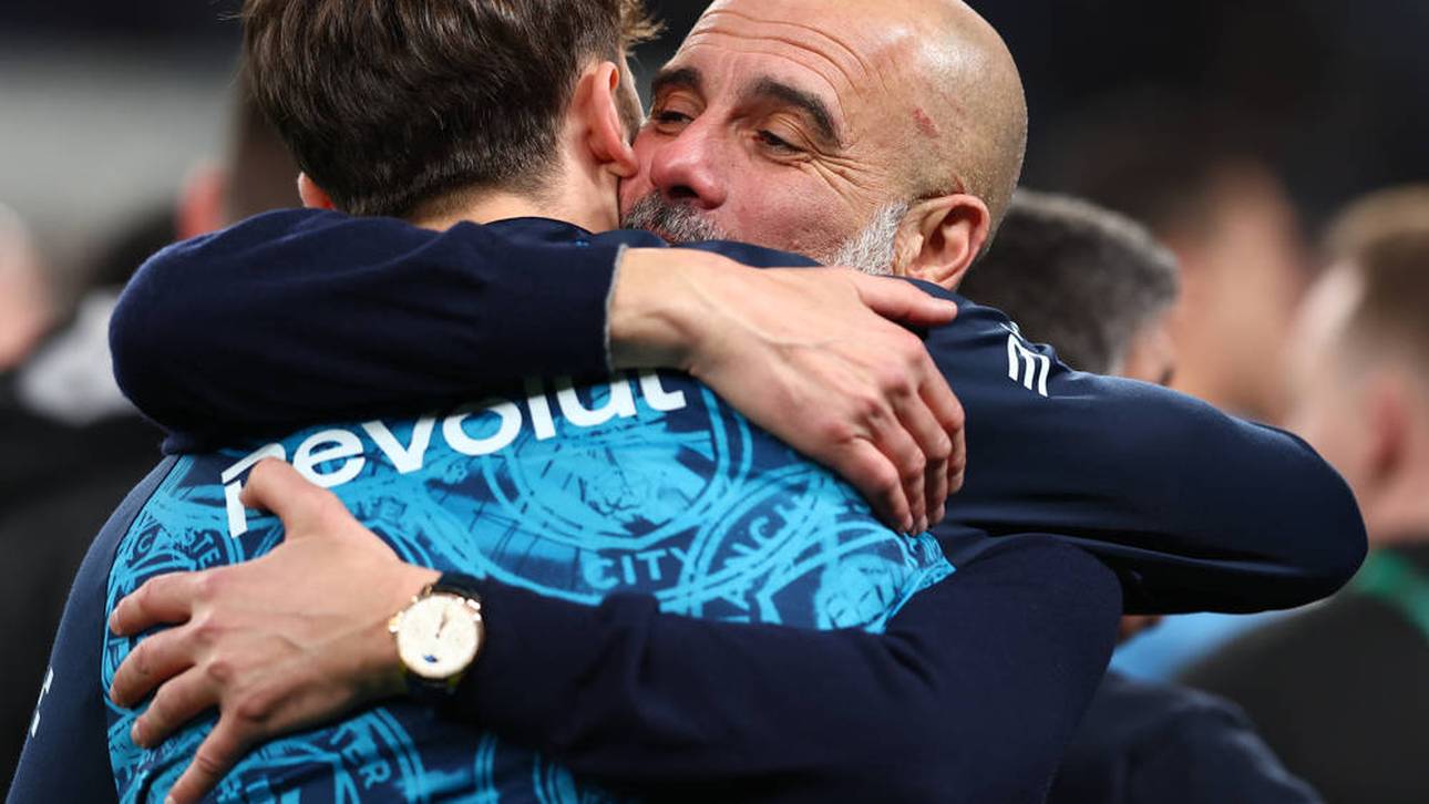 Pep Guardiola feiert den Pokalsieg überschwänglich
