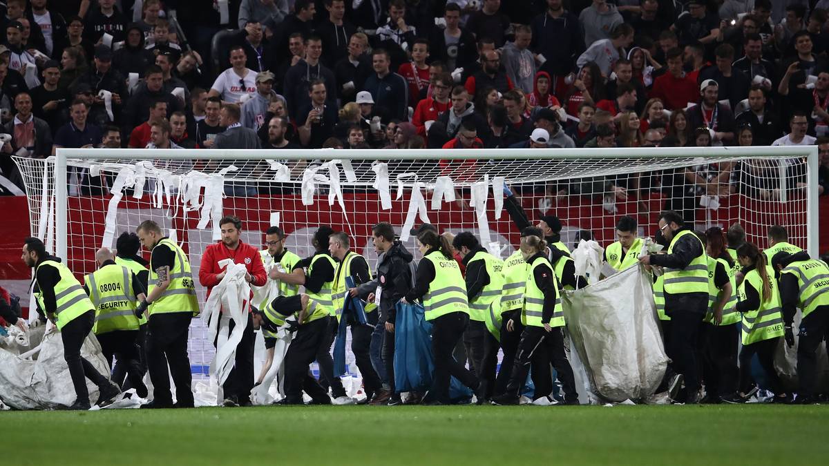 Die Ordner sind eine Weile beschäftigt, um das Feld wieder freizubekommen