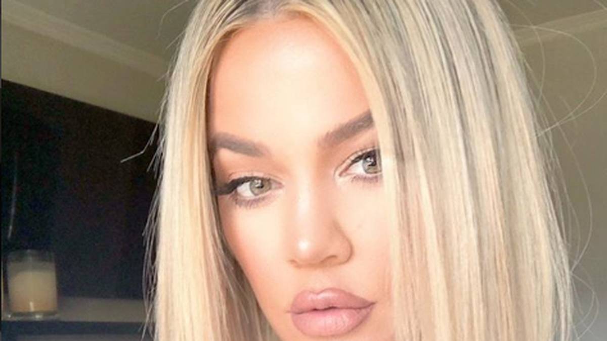 Im Frühjahr musste das Paar eine Beziehungskrise durchstehen. Es wurde ein Video öffentlich, dass den NBA-Star beim Fremdgehen zeigte - und das während Khloes Schwangerschaft. Das Model setzte ihn daraufhin vor die Tür. Jetzt versucht Thompson, Khloe wieder für sich zu gewinnen 