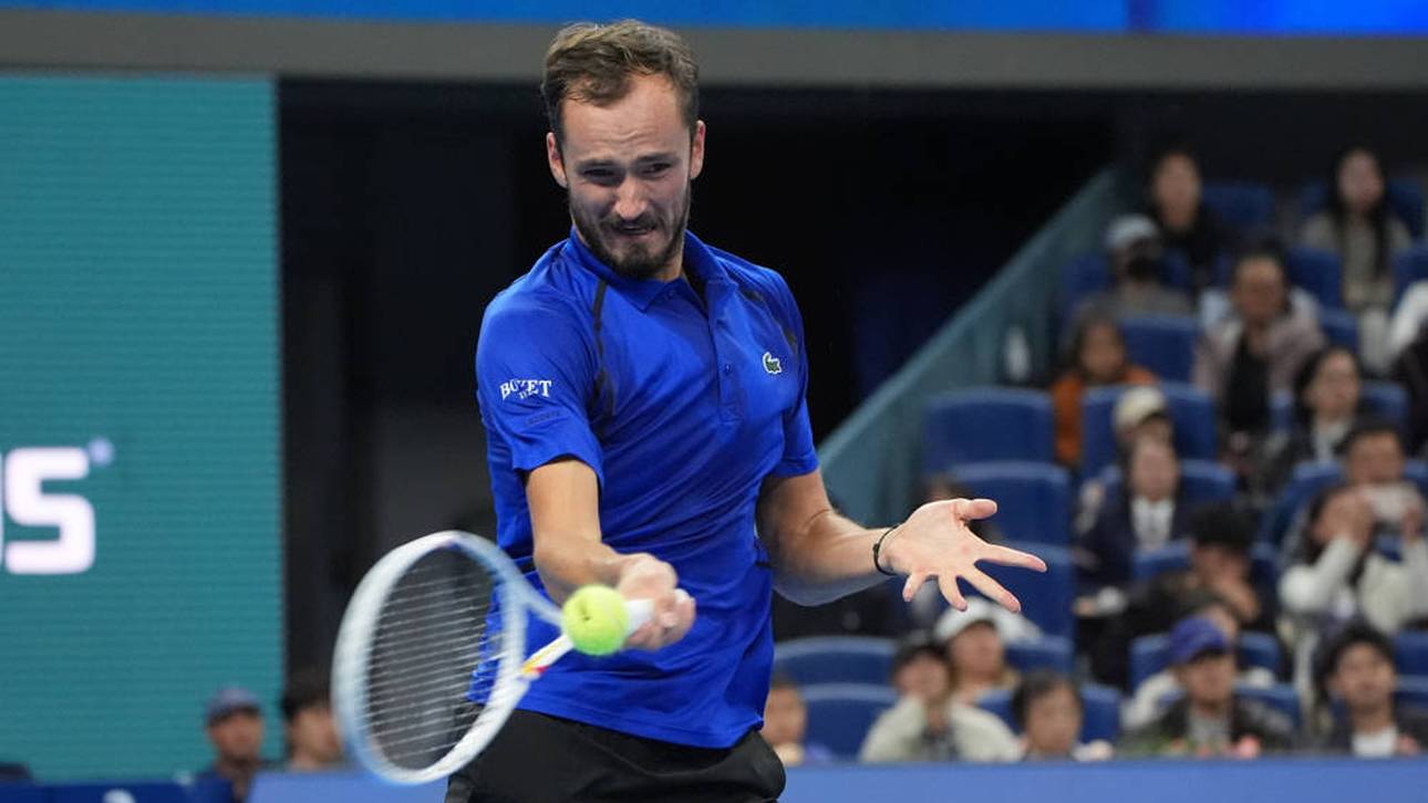 Daniil Medvedev wurde im Match gegen Novak Djokovic disqualifiziert