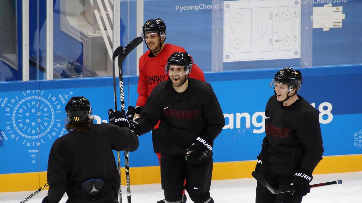 Seit 2013 läuft Boyle, der in Kanada geboren ist, für die DEB-Auswahl auf und feierte in diesem Jahr seine Olympia-Premiere. Seiner Freundin machte Boyle im Dezember 2017 auf der Zugspitze einen Heiratsantrag - sie hat Ja gesagt