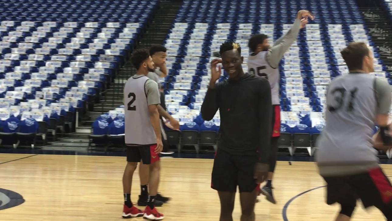 Schröder blendet Bar-Eklat aus