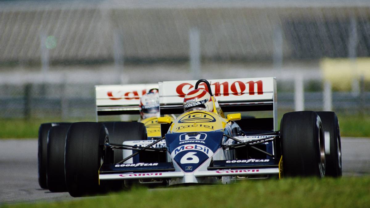 1992 wurde er Weltmeister, ein Jahr später wechselte er in die IndyCar World Series und holte als erster Rookie überhaupt gleich in der ersten Saison den Meistertitel! Seine Kampfstärke brachte ihm in Italien den Spitznamen "Il Leone" ("Der Löwe") ein