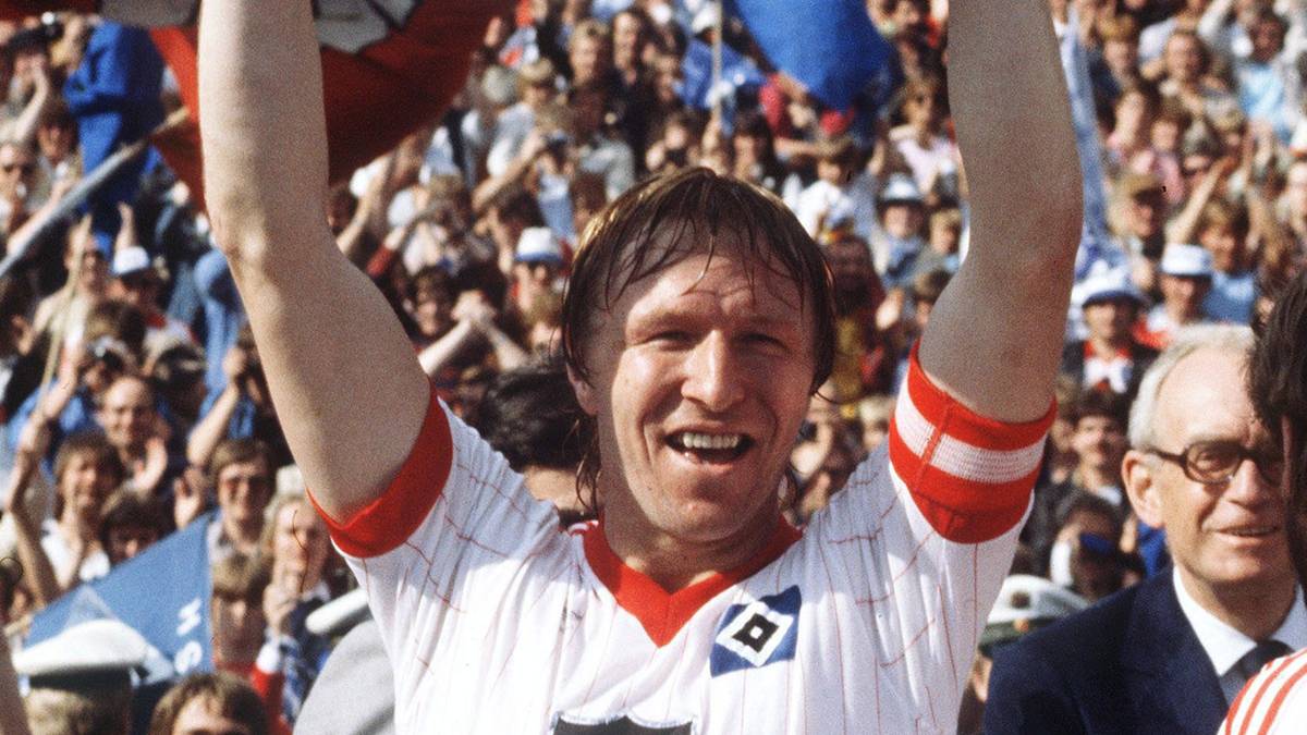 PLATZ 20: HORST HRUBESCH (1975-1986, Rot-Weiss Essen, Hamburger SV, Borussia Dortmund), 136 Tore in 224 Spielen