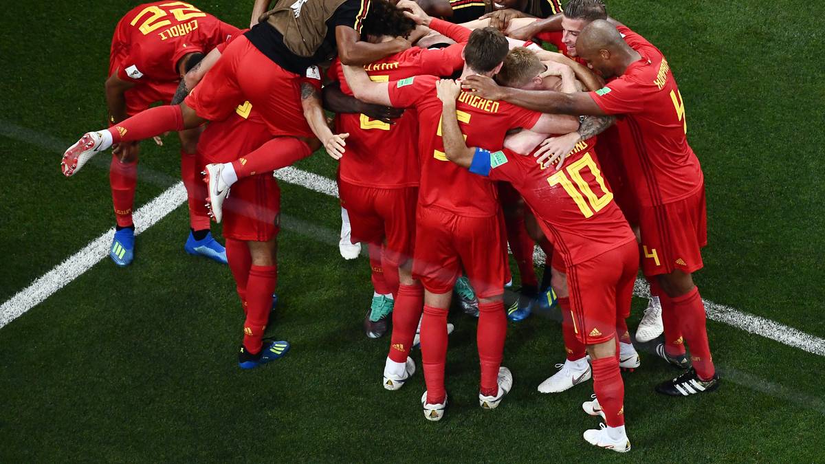 Der dramatischer Triumph über Japan versetzt BELGIEN in Ekstase. HET LAATSTE NIEUWS jubelt: "Ein Spiel für die Geschichtsbücher! Teufel kommen in einem unglaublichen Thriller von einem 0:2 zum 3:2 und sind im Viertelfinale gegen Brasilien. Wir leben noch, wirklich. Selten war ein Jubelausbruch so intensiv"