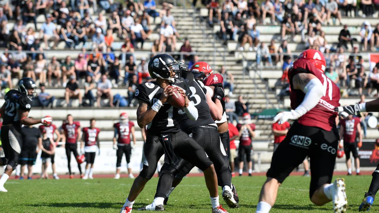 Terrell Robinson (m.) hat seine Stärken vor allem im Laufspiel